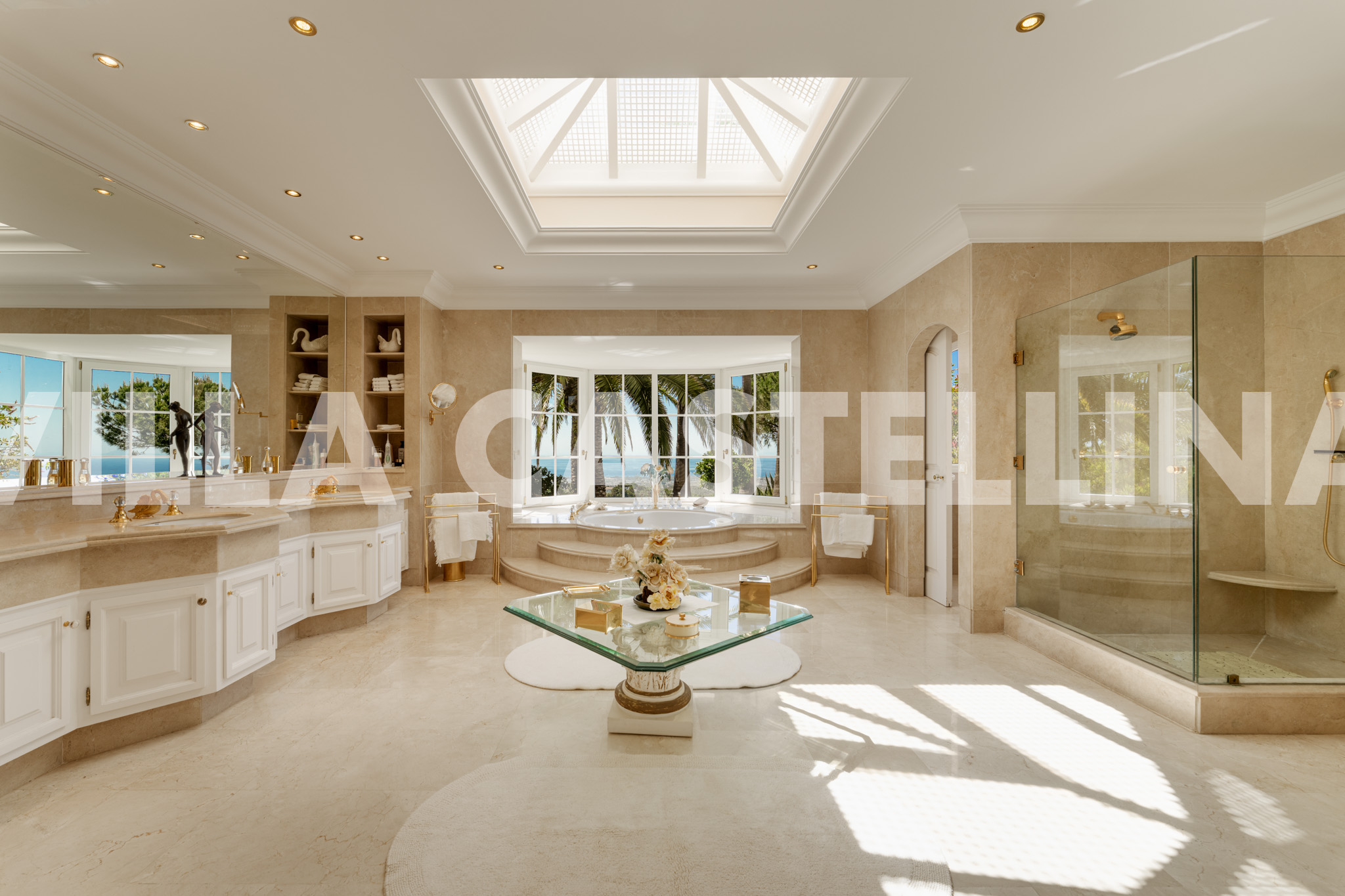 Elegant Tuscan-Inspired Villa with Panoramic Sea & Golf Views in La Zagaleta, Benahavís