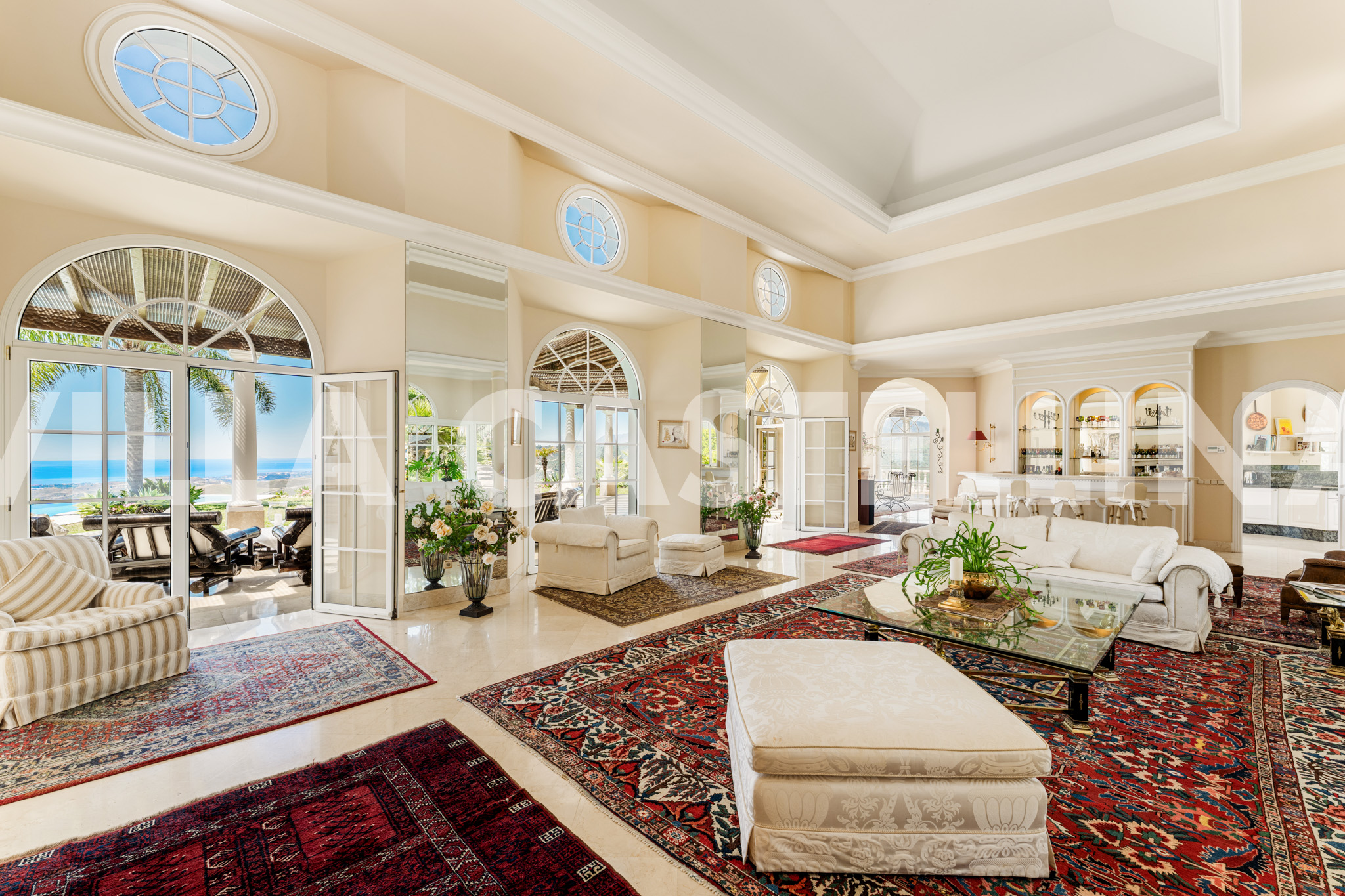 Elegant Tuscan-Inspired Villa with Panoramic Sea & Golf Views in La Zagaleta, Benahavís
